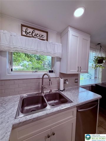 1275 West Macada Road, Bethlehem City, PA 18017