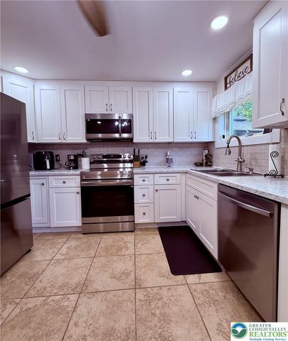 1275 West Macada Road, Bethlehem City, PA 18017