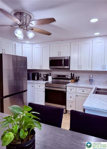 1275 West Macada Road, Bethlehem City, PA 18017