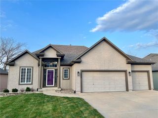 1642 N Hunter Drive, Olathe, KS 66061