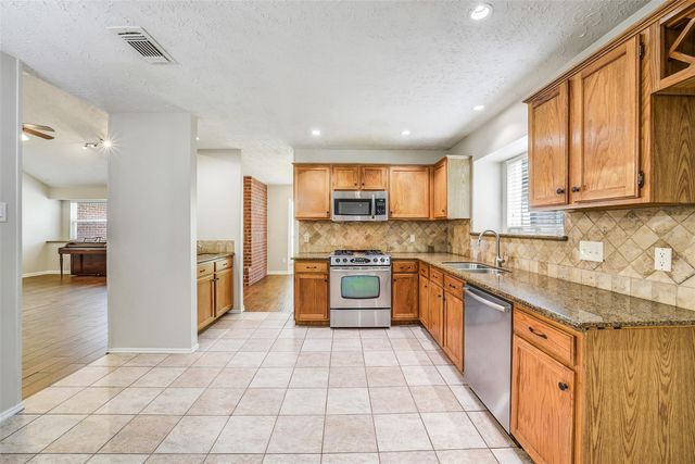 22422 Kenlake Drive, Katy, TX 77450