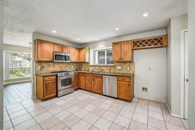 22422 Kenlake Drive, Katy, TX 77450