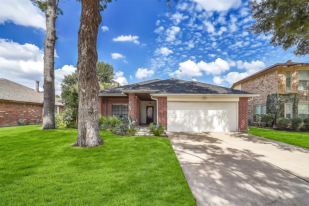 22422 Kenlake Drive, Katy, TX 77450