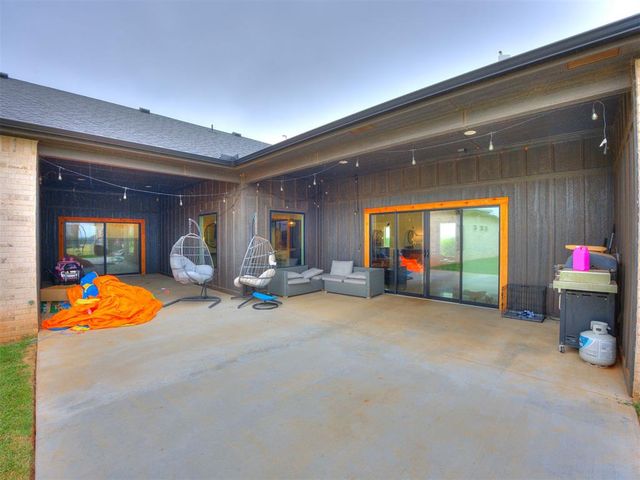 19050 Bobcat Ridge Court, Cashion, OK 73016