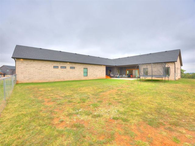 19050 Bobcat Ridge Court, Cashion, OK 73016