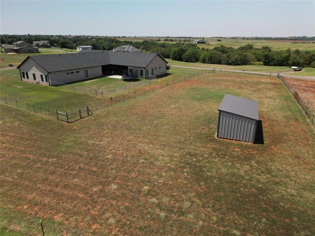 19050 Bobcat Ridge Court, Cashion, OK 73016
