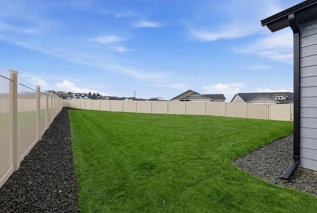 18240 E 17th Ave, Greenacres, WA 99016