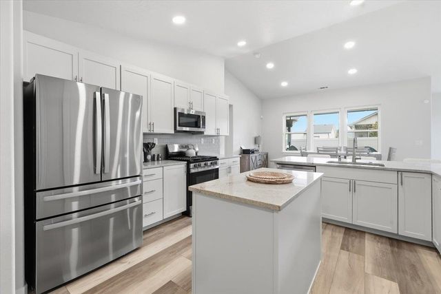 18240 E 17th Ave, Greenacres, WA 99016