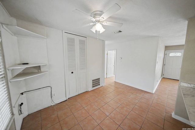 823 STRAIGHT LN, Universal City, TX 78148