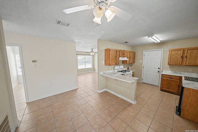 823 STRAIGHT LN, Universal City, TX 78148