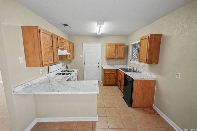823 STRAIGHT LN, Universal City, TX 78148