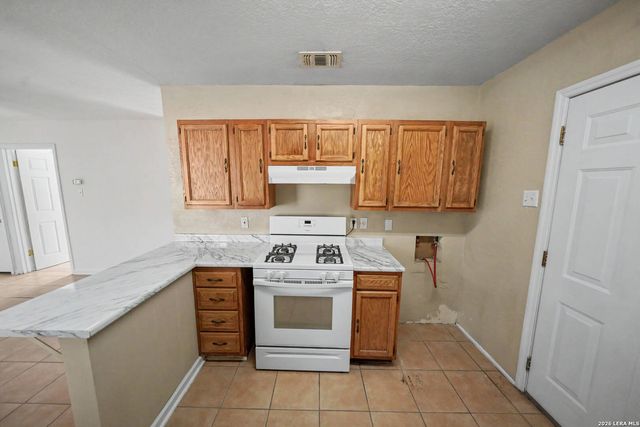 823 STRAIGHT LN, Universal City, TX 78148