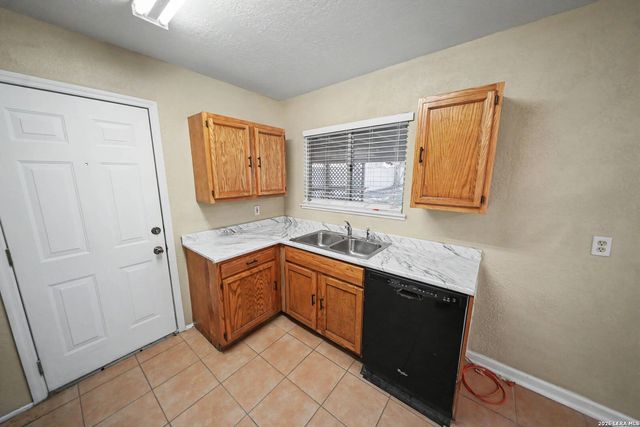 823 STRAIGHT LN, Universal City, TX 78148