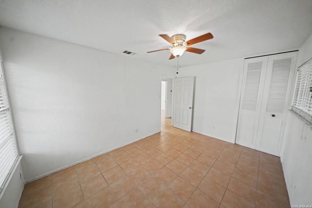 823 STRAIGHT LN, Universal City, TX 78148