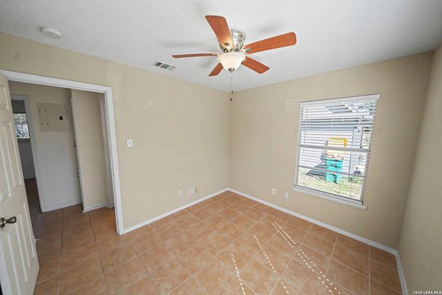 823 STRAIGHT LN, Universal City, TX 78148