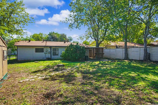 823 STRAIGHT LN, Universal City, TX 78148