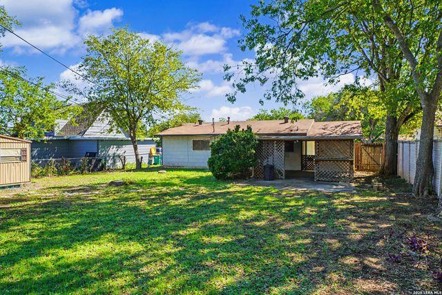 823 STRAIGHT LN, Universal City, TX 78148