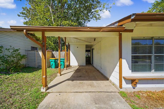 823 STRAIGHT LN, Universal City, TX 78148
