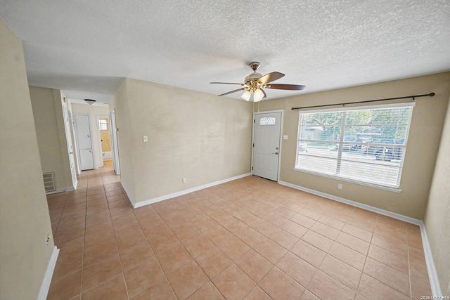 823 STRAIGHT LN, Universal City, TX 78148