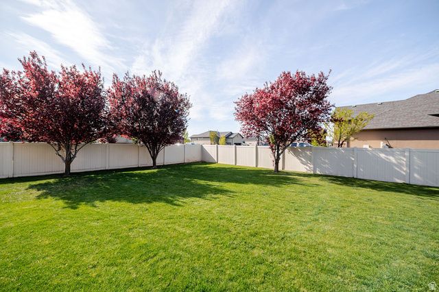 2692 W 2325 N, Farr West, UT 84404
