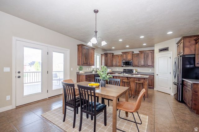 2692 W 2325 N, Farr West, UT 84404