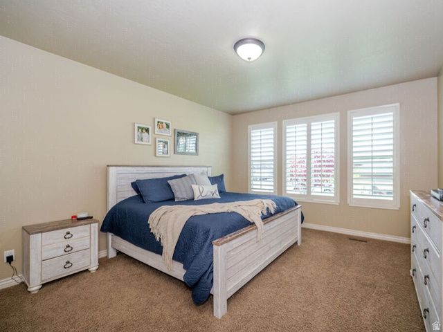 2692 W 2325 N, Farr West, UT 84404