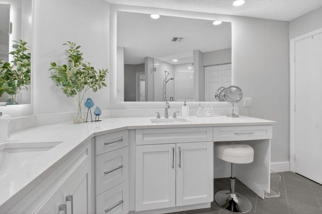 5374 Venetia Court E, Boynton Beach, FL 33437