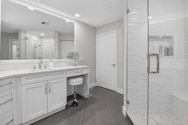 5374 Venetia Court E, Boynton Beach, FL 33437