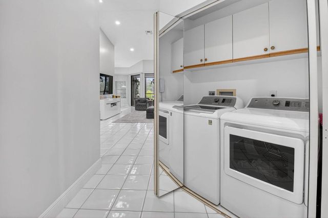 5374 Venetia Court E, Boynton Beach, FL 33437