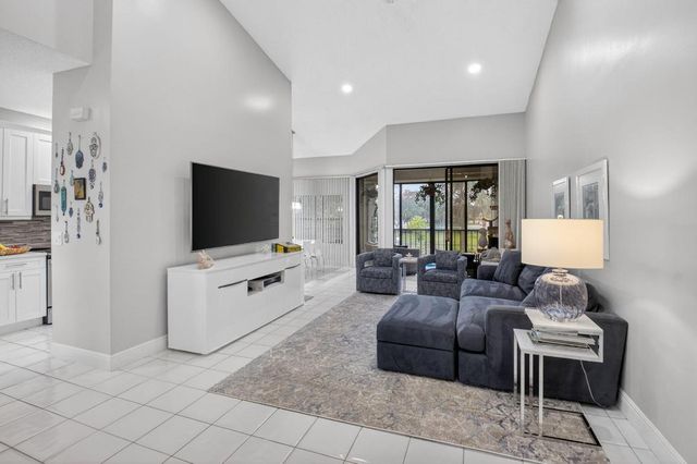 5374 Venetia Court E, Boynton Beach, FL 33437