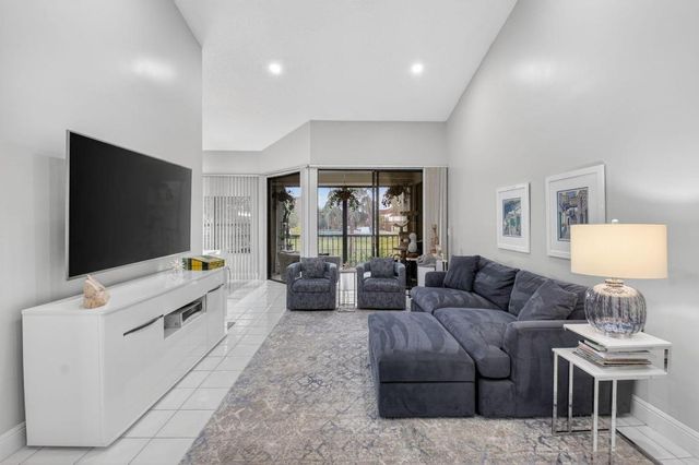 5374 Venetia Court E, Boynton Beach, FL 33437