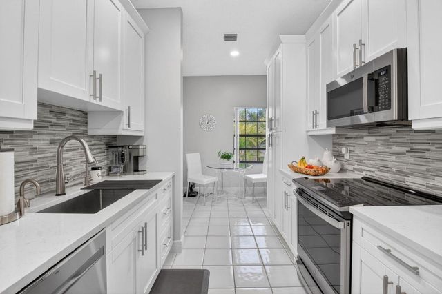 5374 Venetia Court E, Boynton Beach, FL 33437