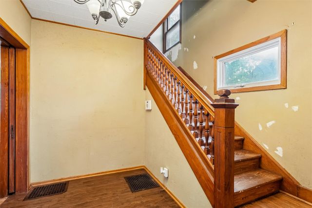 2814 E Walnut Street, Des Moines, IA 50317