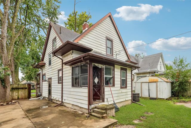 2814 E Walnut Street, Des Moines, IA 50317