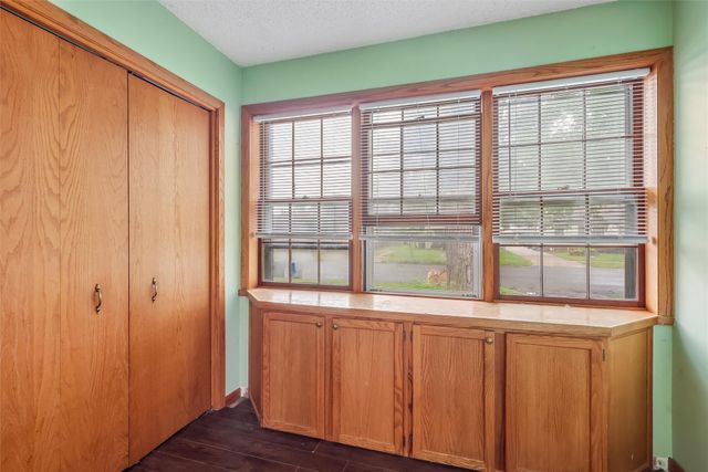 2814 E Walnut Street, Des Moines, IA 50317