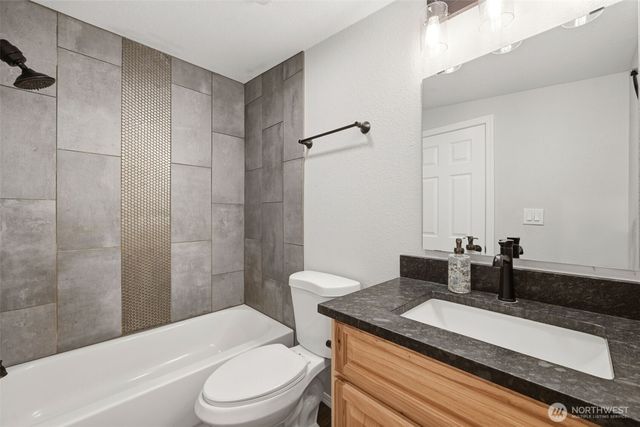 25017 Orting Kapowsin Highway E, Graham, WA 98338