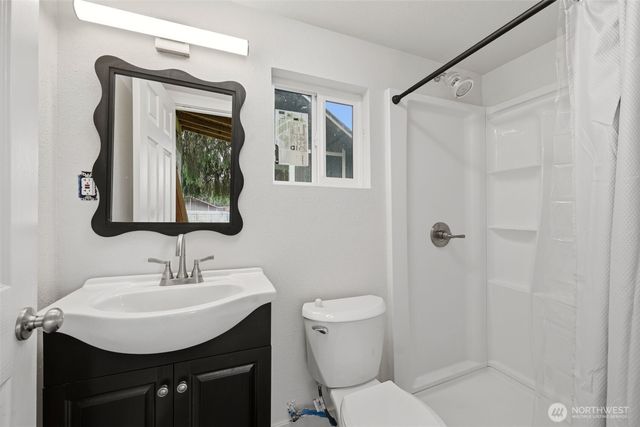 25017 Orting Kapowsin Highway E, Graham, WA 98338