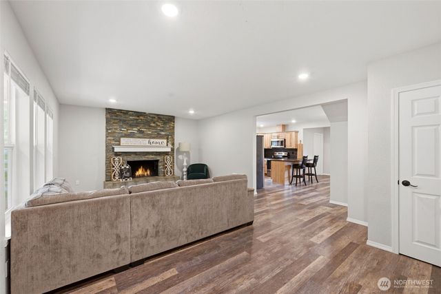 25017 Orting Kapowsin Highway E, Graham, WA 98338