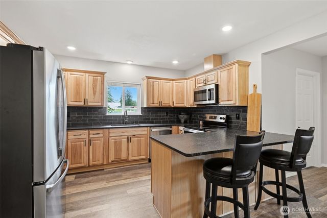 25017 Orting Kapowsin Highway E, Graham, WA 98338