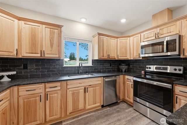 25017 Orting Kapowsin Highway E, Graham, WA 98338