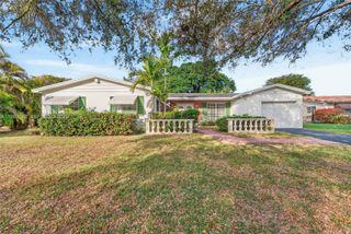 9940 SW 97th Ct, Miami, FL 33176