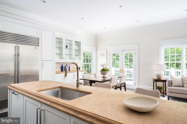 2913 UNIVERSITY TER NW, Washington, DC 20016