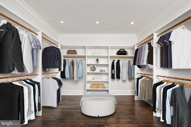 2913 UNIVERSITY TER NW, Washington, DC 20016