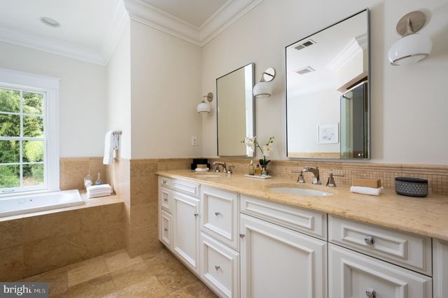 2913 UNIVERSITY TER NW, Washington, DC 20016