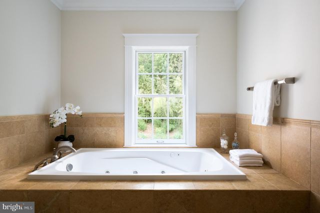 2913 UNIVERSITY TER NW, Washington, DC 20016