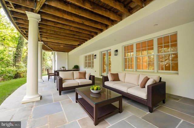 2913 UNIVERSITY TER NW, Washington, DC 20016