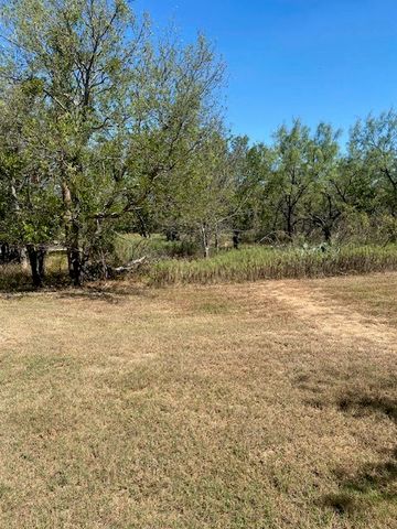 900 Coleman Street, Brownwood, TX 76801