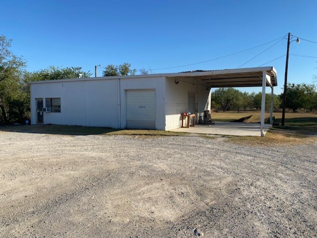 900 Coleman Street, Brownwood, TX 76801
