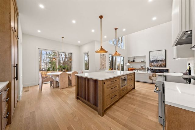 128 Charlemont, Newton, MA 02461