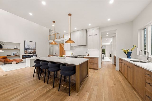 128 Charlemont, Newton, MA 02461